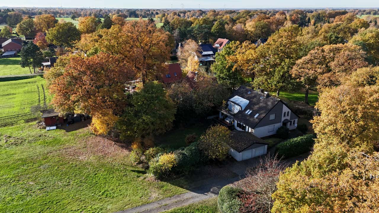 C21: Dreifamilienhaus für flexible Mehrgenerationen-Lösungen – eine Einheit direkt frei