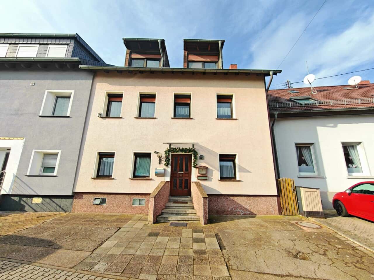Reihenmittelhaus in Saarbrücken – Bild 2