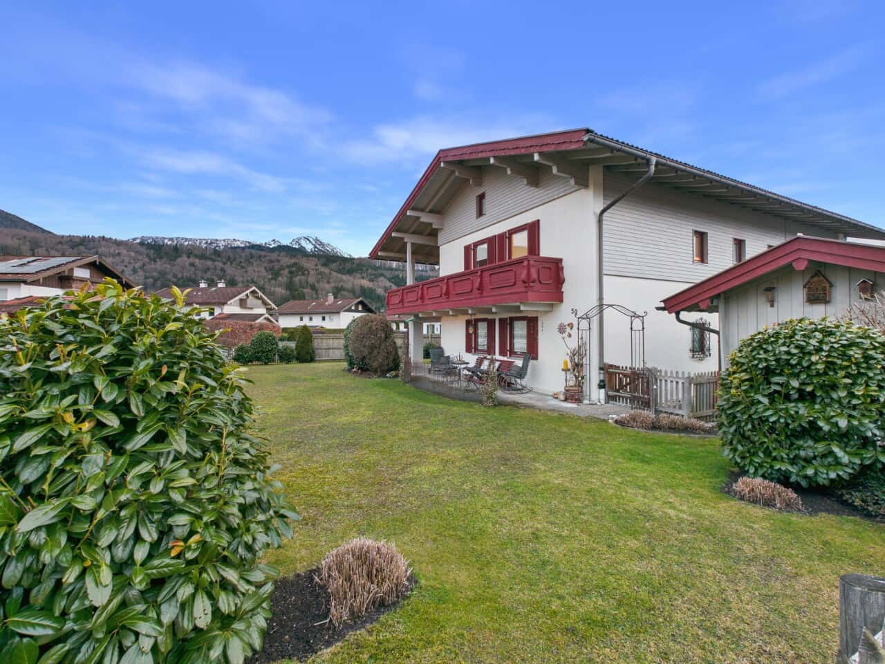 Zweifamilienhaus in Bergen - Wohnen mit Hochfelln-Blick