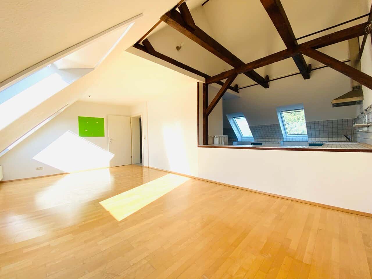 Dachgeschosswohnung in Rostock – Bild 1