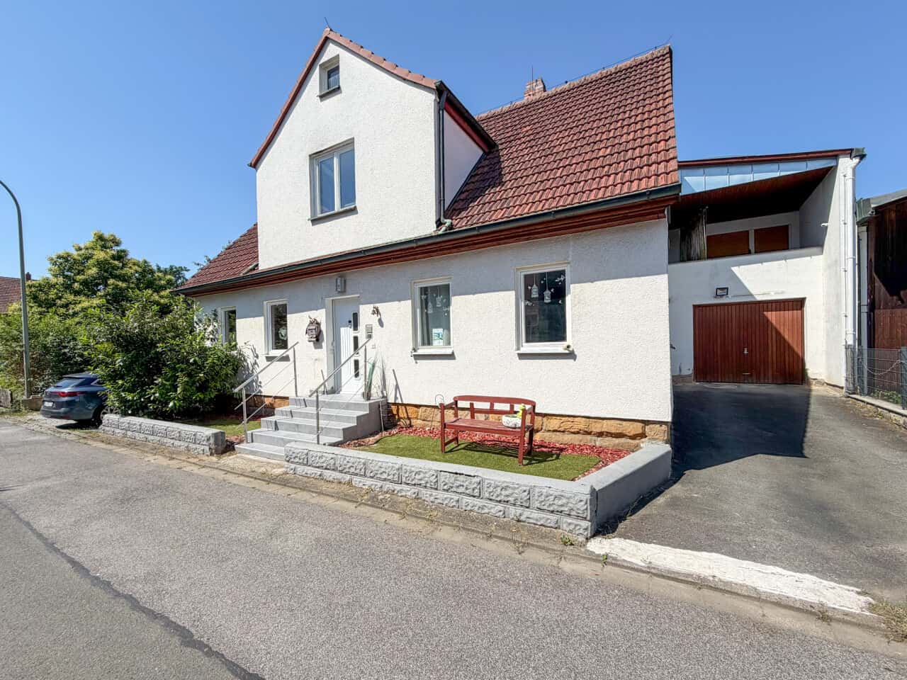 Zweifamilienhaus in Michelau in Oberfranken – Bild 1