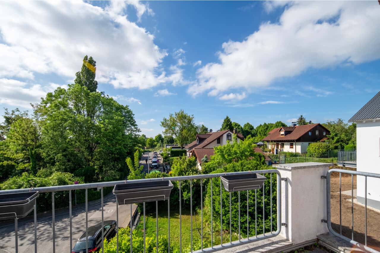 Beste Lage, top Rendite, Kapitalanleger, Großfamilien: 3 Stellplätze, bezugsfrei, Option 3. Wohnung
