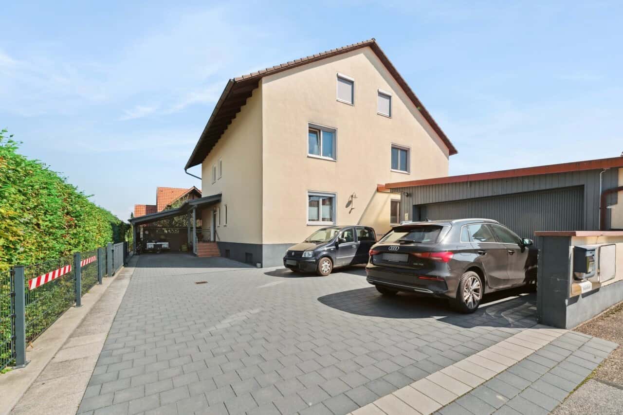 Mehrfamilienhaus in Kirchroth – Bild 1