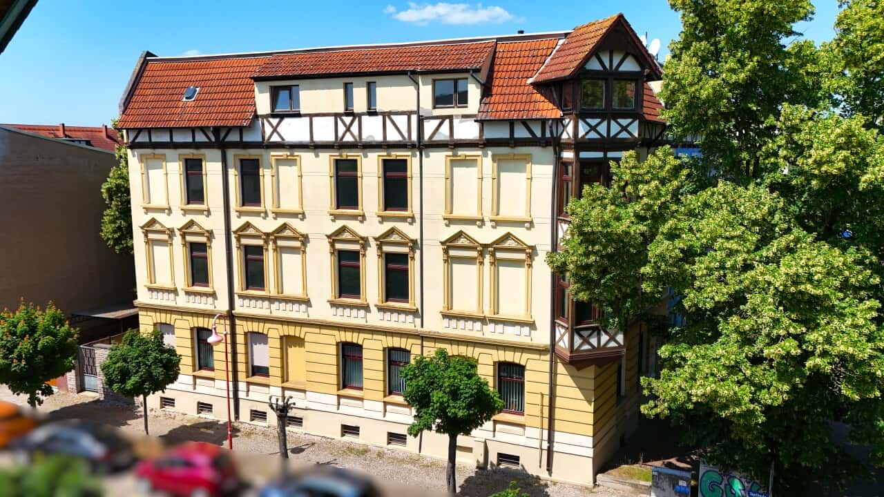 Attraktives Mehrfamilienhaus in Top-Lage mit großem Entwicklungspotenzial!