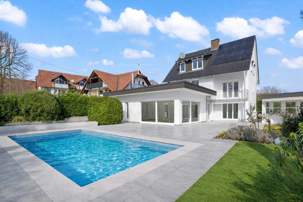 PRIVATE LUXUSVILLA – WOHNEN WIE IM URLAUB. JEDEN TAG. Rheinfelden-Karsau