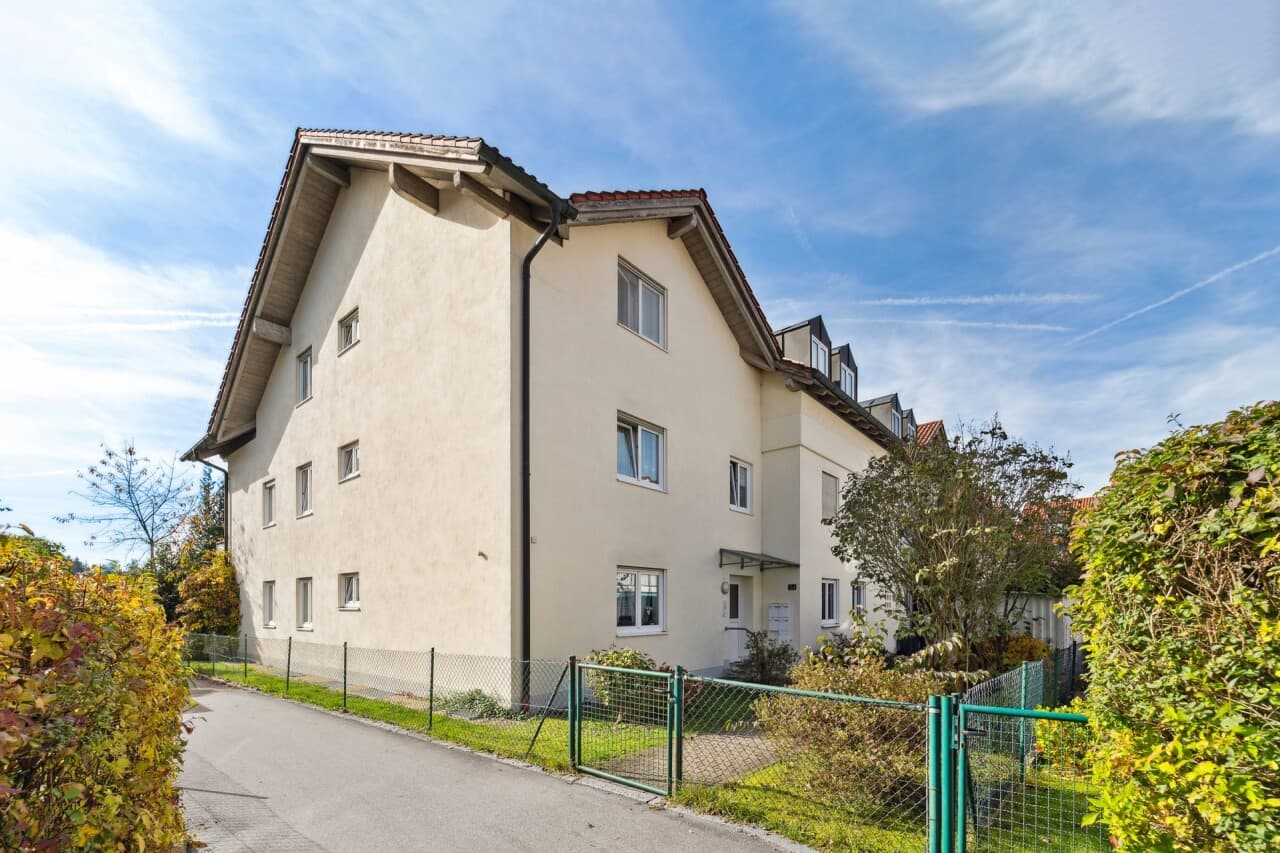 Wohn- und Geschäftshaus in Traunreut – Bild 2
