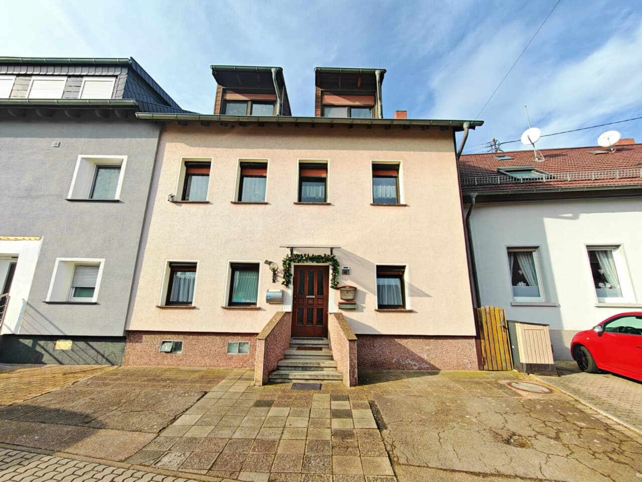 Reihenmittelhaus in Saarbrücken – Bild 2