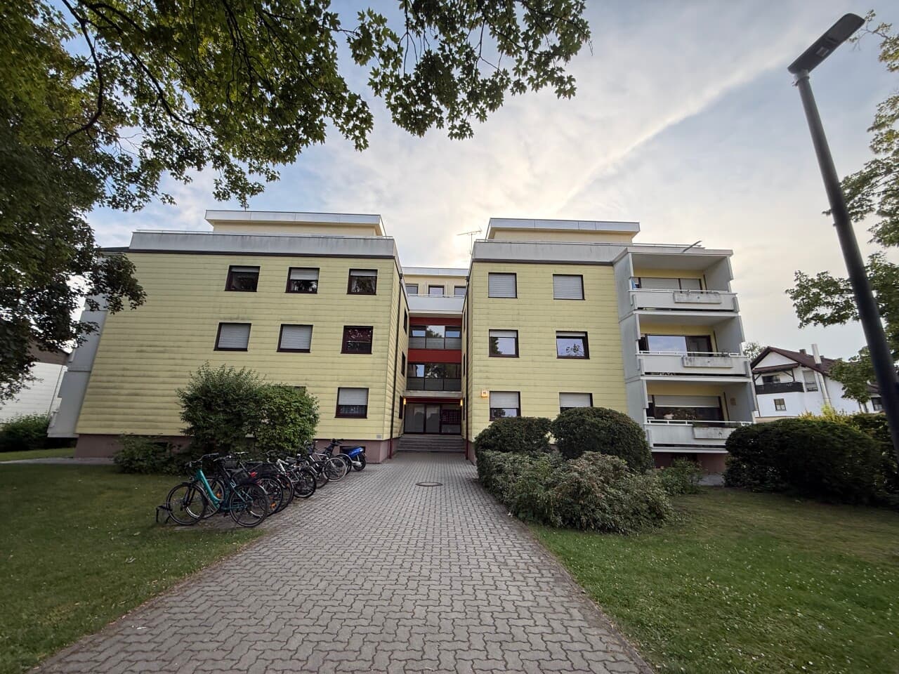 Etagenwohnung in Gröbenzell