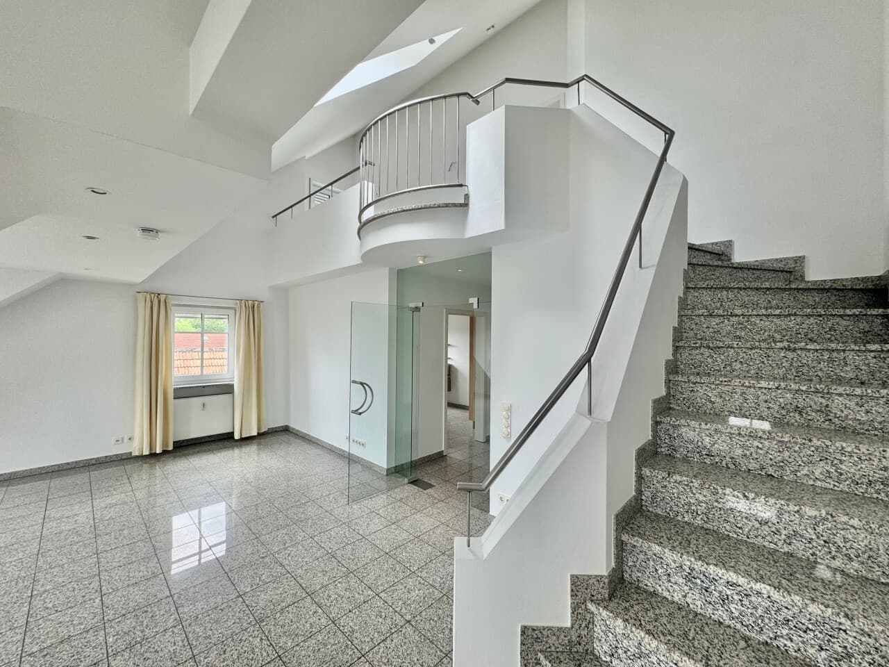Dachgeschosswohnung in Mainz – Bild 6