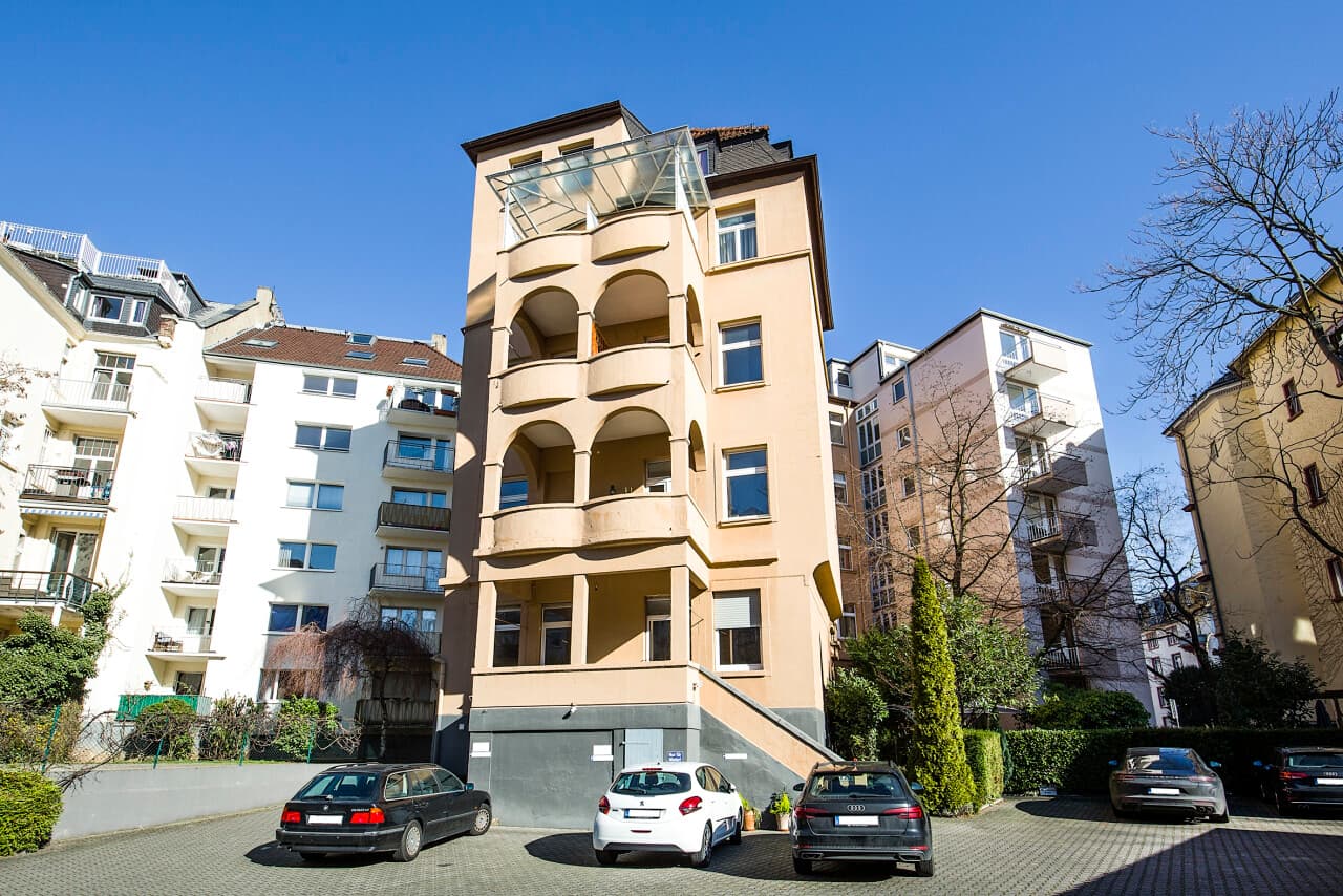 Mehrfamilienhaus in Frankfurt – Bild 2