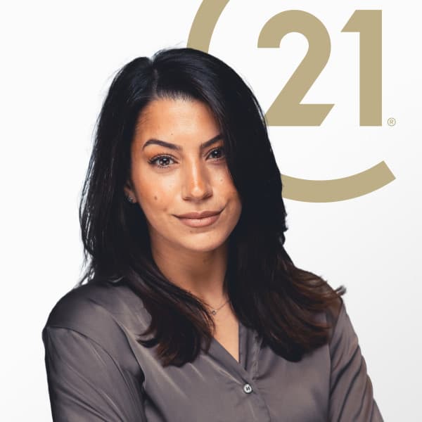 Aida Shosha - Immobilienmakler bei CENTURY 21 Top Living Immobilien