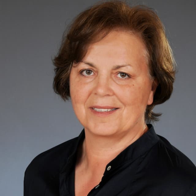 Karoline Spring