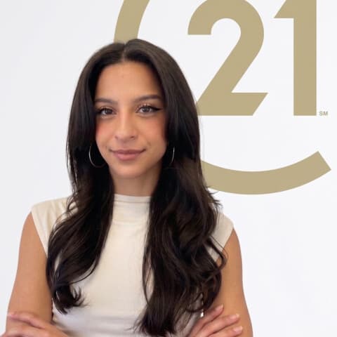Alexia Barsom - Immobilienmakler bei CENTURY 21 Röth & de Ginder Immobilien