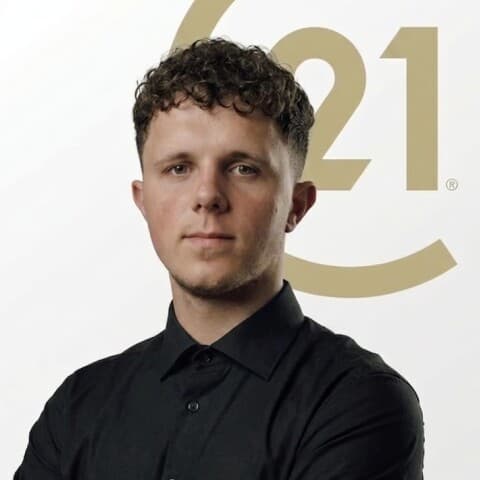 Maximilian Bott - Immobilienmakler bei CENTURY 21 Immovision